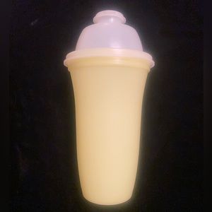 Vintage Tupperware drink Shaker bottle-complete never used